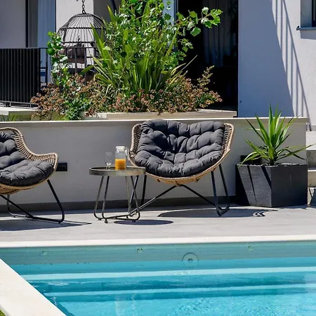 Luxury Yara - Private Heated Pool, Split Villa