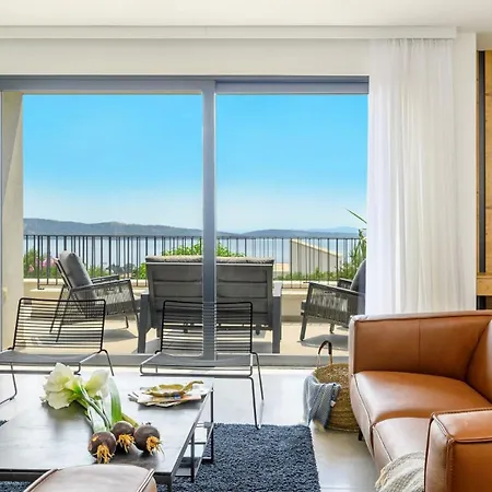 Luxury Yara - Private Heated Pool, Split *