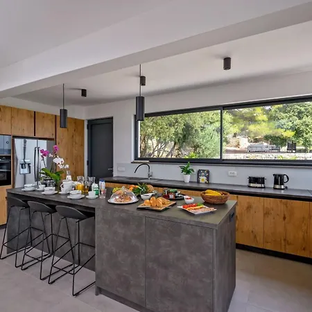 Luxury Yara With Private Heated Pool Near Split * Kaštela