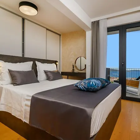 Luxury Yara - Private Heated Pool, Split *