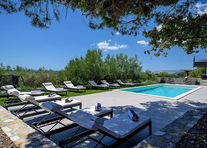 Luxury Yara - Private Heated Pool, Split * Kaštela