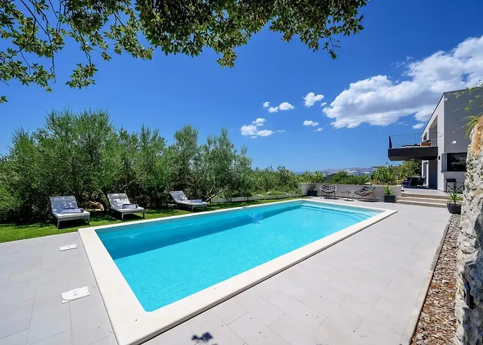 Villa Luxury Yara - Private Heated Pool, Split Kaštela