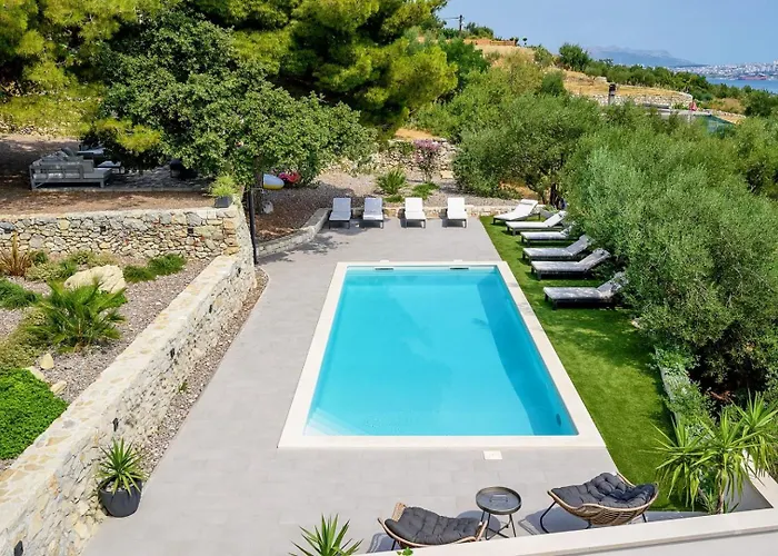 Luxury Yara - Private Heated Pool, Split Villa Kaštela