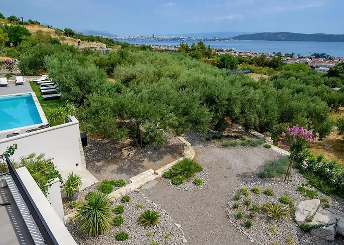 Luxury Yara - Private Heated Pool, Split Villa *