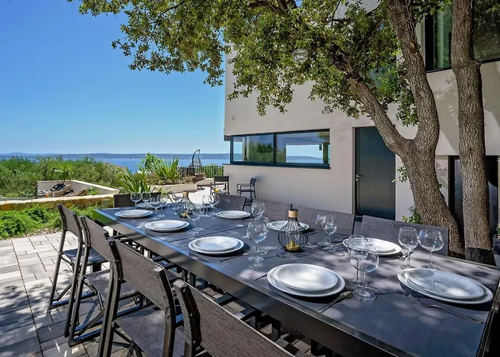 Luxury Yara - Private Heated Pool, Split