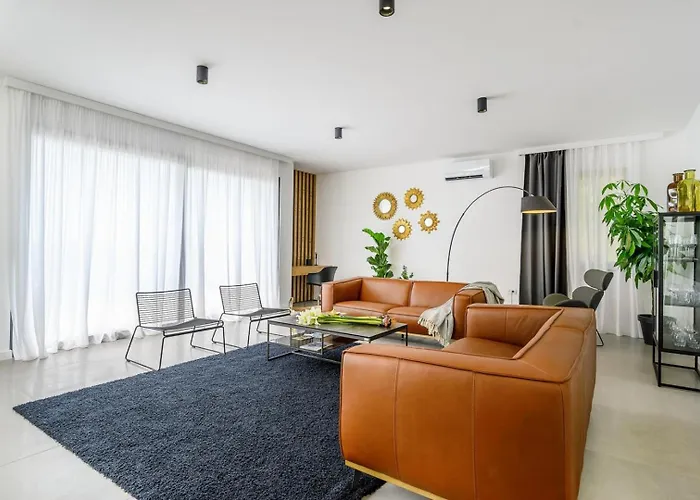 Luxury Yara - Private Heated Pool, Split Kaštela