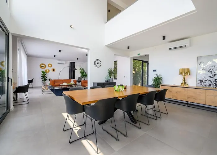 Villa Luxury Yara - Private Heated Pool, Split