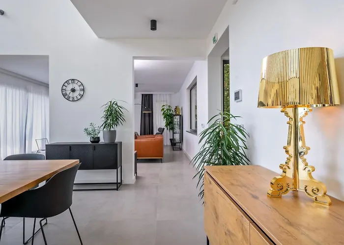 Villa Luxury Yara - Private Heated Pool, Split