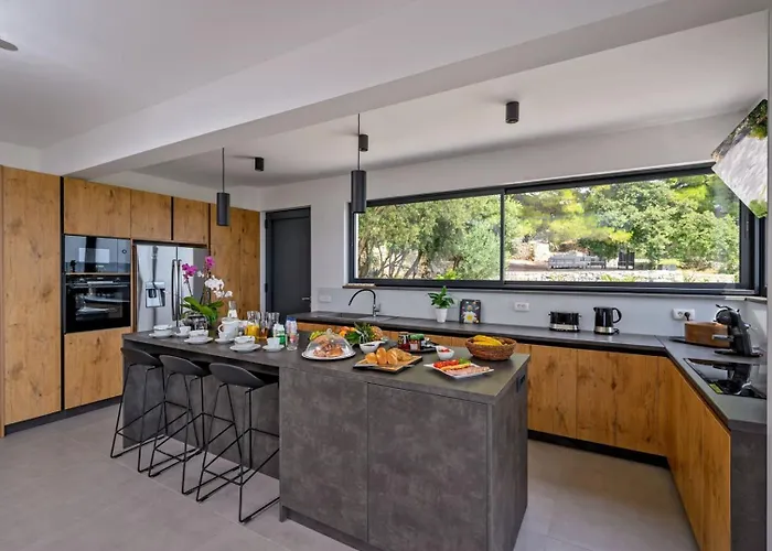 Luxury Yara - Private Heated Pool, Split * Kaštela