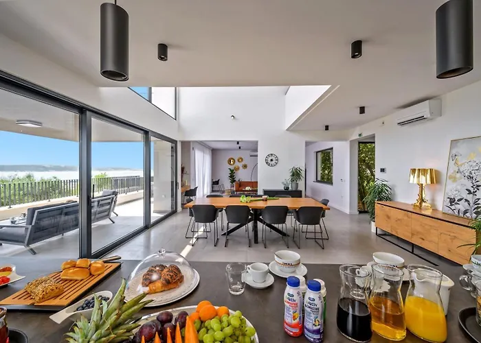 Luxury Yara - Private Heated Pool, Split * Kaštela