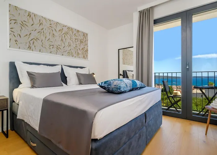 Luxury Yara - Private Heated Pool, Split Villa