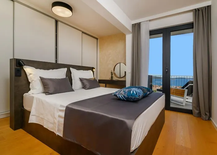 Luxury Yara - Private Heated Pool, Split *