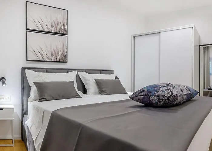 Luxury Yara - Private Heated Pool, Split Villa *