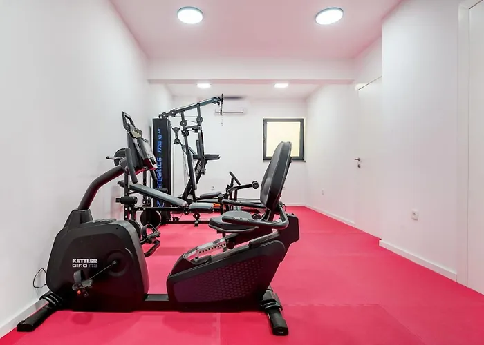 Luxury Yara - Private Heated Pool, Split Villa Kaštela