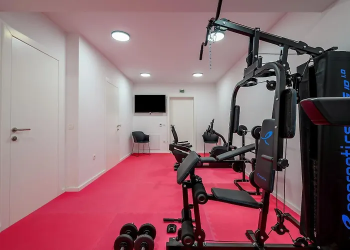 Luxury Yara - Private Heated Pool, Split Villa