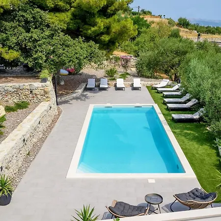 Luxury Yara With Private Heated Pool Near Split Villa Kaštela