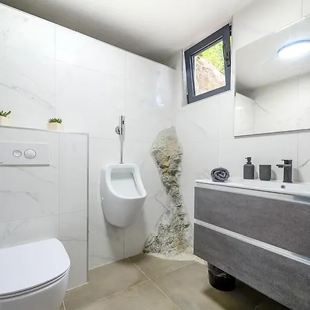 Villa Luxury Yara With Private Heated Pool Near Split