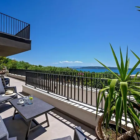 Luxury Yara With Private Heated Pool Near Split Villa Kaštela