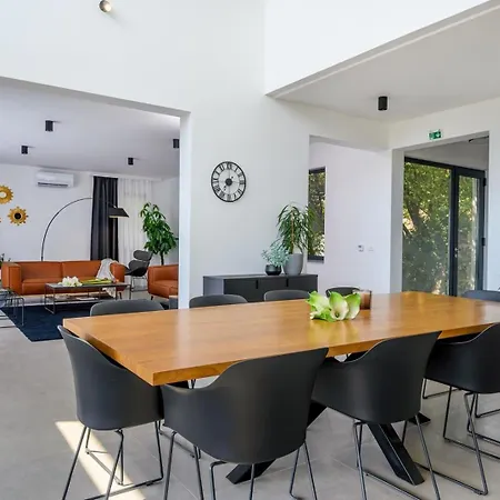 Luxury Yara With Private Heated Pool Near Split Villa *
