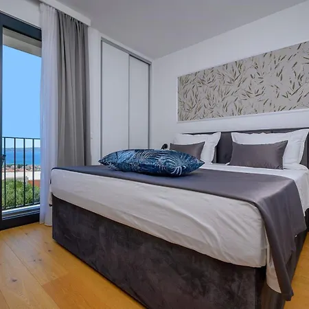 Luxury Yara With Private Heated Pool Near Split Villa Kaštela