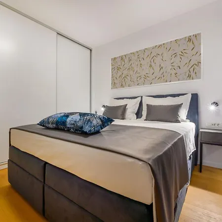 Villa Luxury Yara With Private Heated Pool Near Split