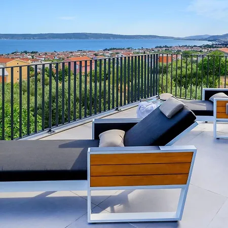 Villa Luxury Yara With Private Heated Pool Near Split *