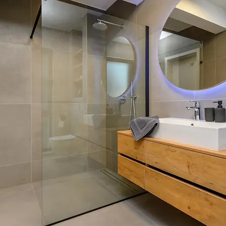 Villa Luxury Yara With Private Heated Pool Near Split Kaštela