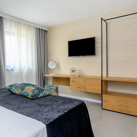Luxury Yara - Private Heated Pool, Split 빌라