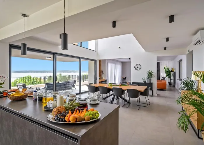 Vila Luxury Yara - Private Heated Pool, Split